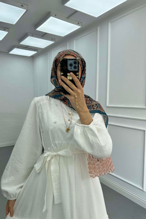 Sare Fashion Flower Embroidered Pearl Detailed Dress White