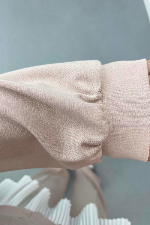 Oysh Suit Beige with Snap Jacket
