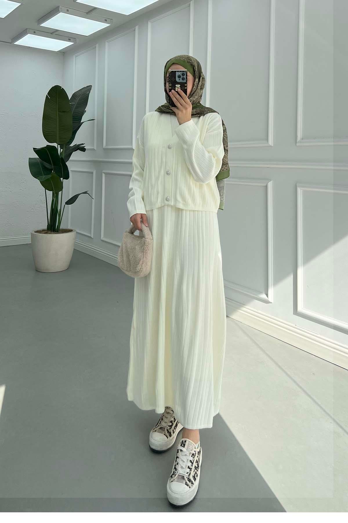 Sare Fashion Button Detailed Cardigan Vest Knitwear Set Ecru