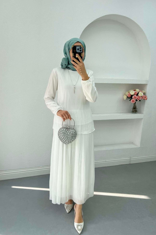 Necklace Pleated Skirt Set White
