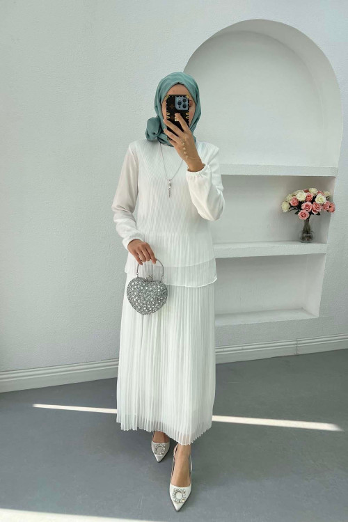Necklace Pleated Skirt Set White