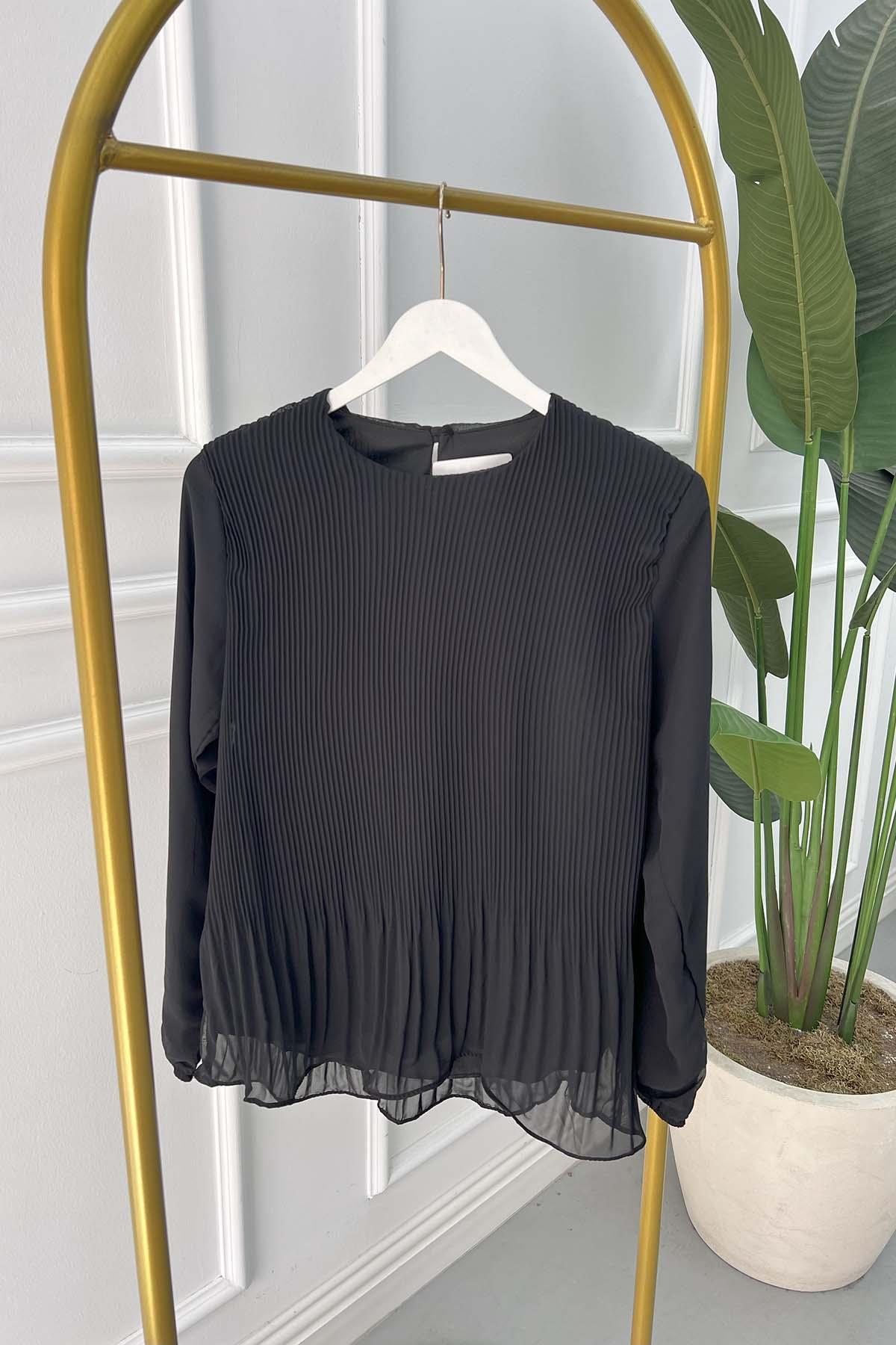 Pleated Blouse Black