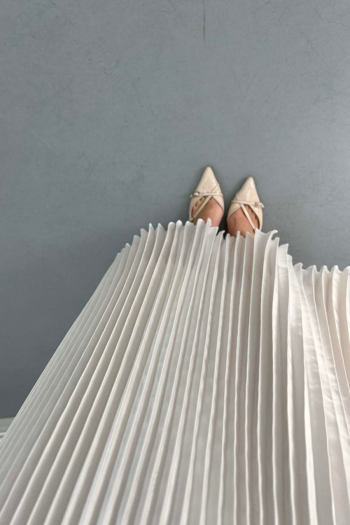 Sare Fashion Pleated Satin Skirt Ecru