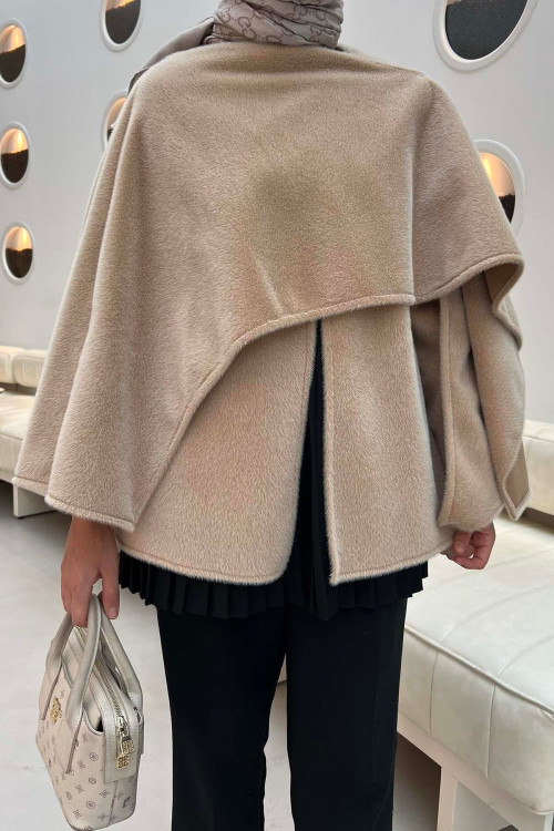 Sare Fashion Shawl Collar Fur Poncho Beige