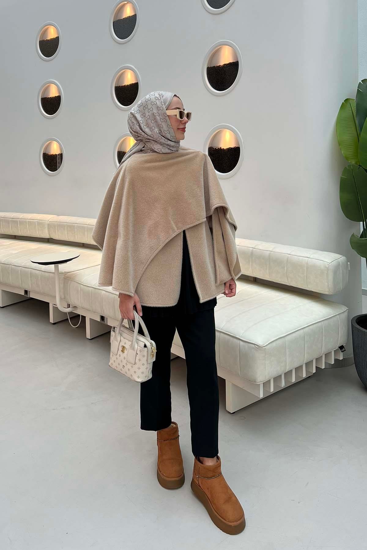 Sare Fashion Shawl Collar Fur Poncho Beige